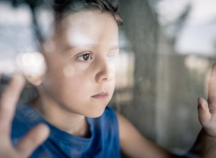 Emocionálne zanedbávanie v detstve sa prejaví v dospelosti